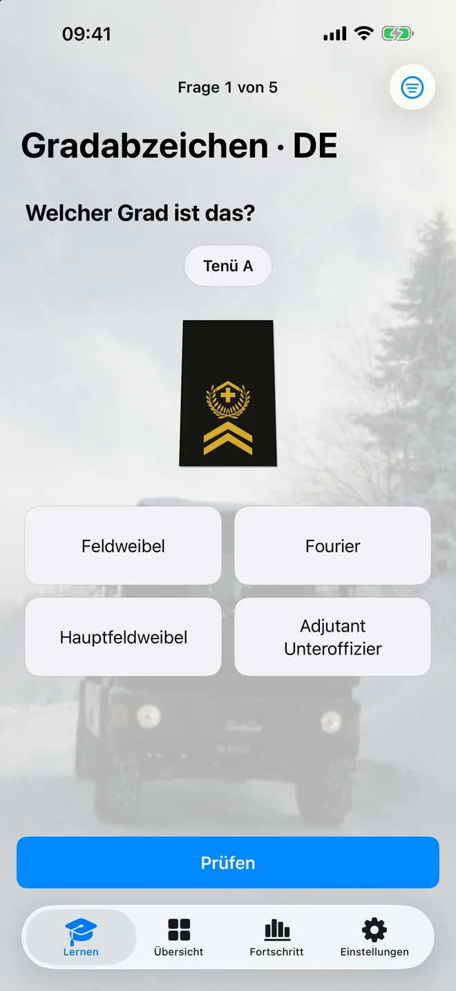 Ein Gradabzeichen für Tenü A mit vier Antwortmöglichkeiten im deutschen iPhone-Quiz.