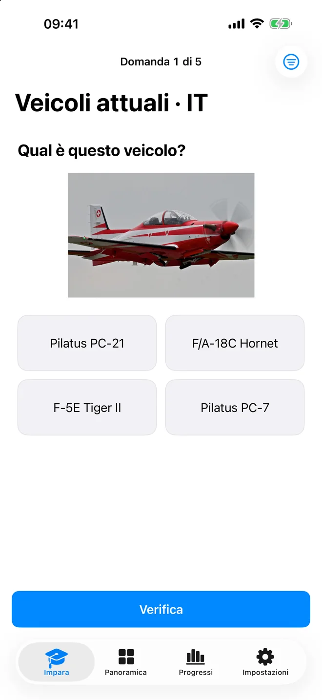 Il quiz in italiano mostra un Pilatus PC-21 con quattro risposte.