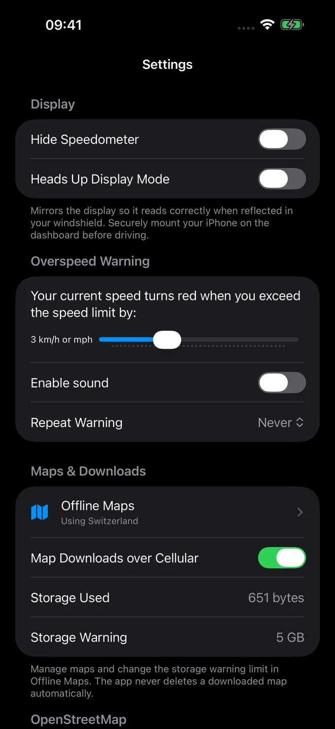 iPhone settings for the mirrored HUD, overspeed threshold, warning sound, repeat interval, and offline maps.